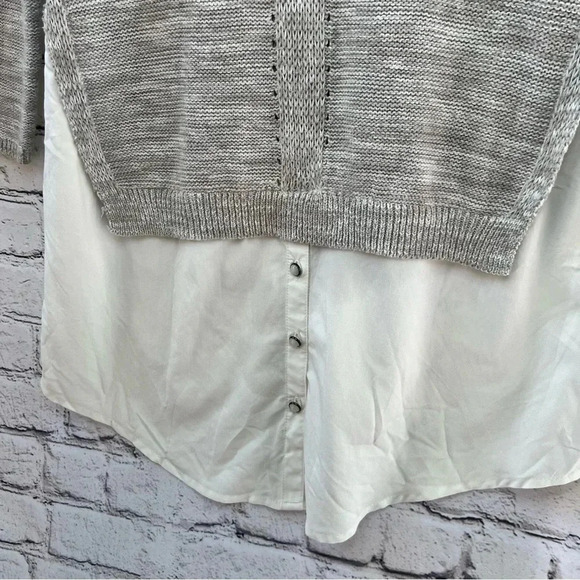 Moth Anthropologie Mixed Media Sweater Blouse Gray and White Size Medium - Picture 6 of 10
